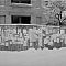 Vaikų piešiniai ir plakatai ant tvoros Gedimino prospekte.  1991.02.14. Fot. Aloyzas Petrašiūnas