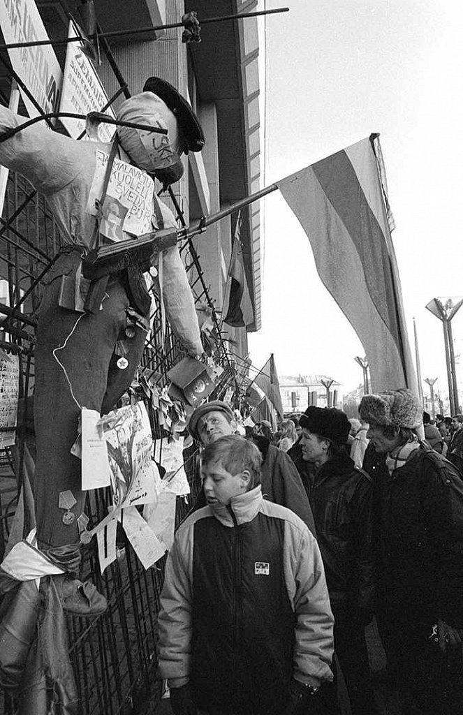 Prie Aukščiausios Tarybos. 1991. Fot. Marijonas Baranauskas